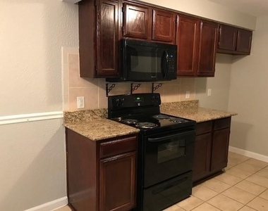 6311 Twinhill Drive - Photo Thumbnail 10