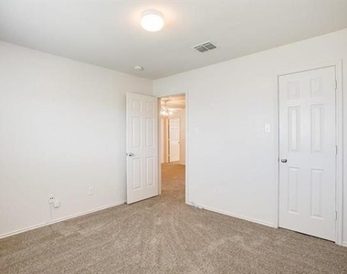 10540 Flagstaff Run - Photo Thumbnail 21