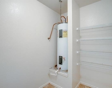 10540 Flagstaff Run - Photo Thumbnail 14