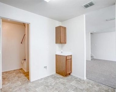 10540 Flagstaff Run - Photo Thumbnail 10