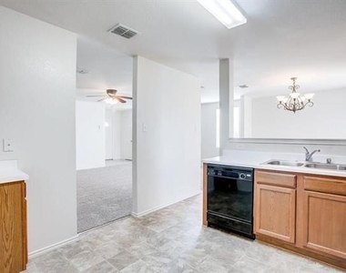 10540 Flagstaff Run - Photo Thumbnail 11