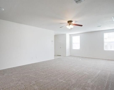 10540 Flagstaff Run - Photo Thumbnail 5