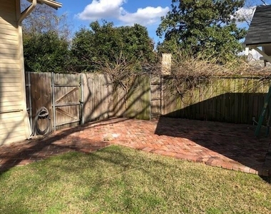 607 W Hunt Street - Photo Thumbnail 15