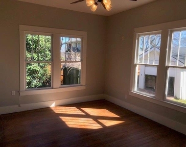 607 W Hunt Street - Photo Thumbnail 4