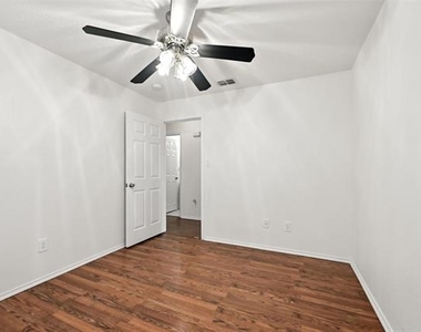 1455 Morrison Drive - Photo Thumbnail 8