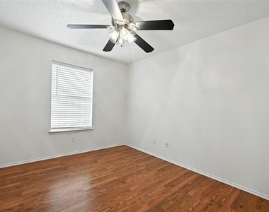 1455 Morrison Drive - Photo Thumbnail 5