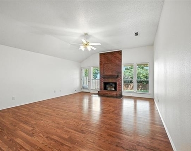 1455 Morrison Drive - Photo Thumbnail 1