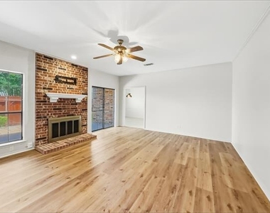 5407 Ledgestone Drive - Photo Thumbnail 4