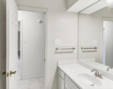 5407 Ledgestone Drive - Photo Thumbnail 18