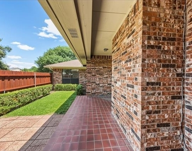 5407 Ledgestone Drive - Photo Thumbnail 23