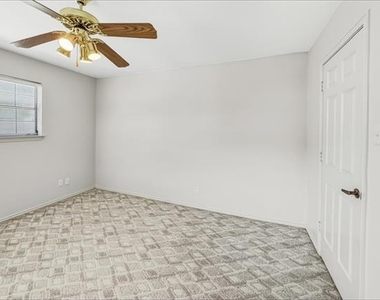 5407 Ledgestone Drive - Photo Thumbnail 16