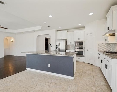 123 Derby Lane - Photo Thumbnail 12
