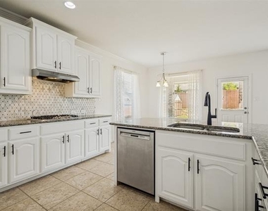 123 Derby Lane - Photo Thumbnail 11