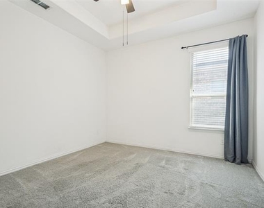 123 Derby Lane - Photo Thumbnail 17