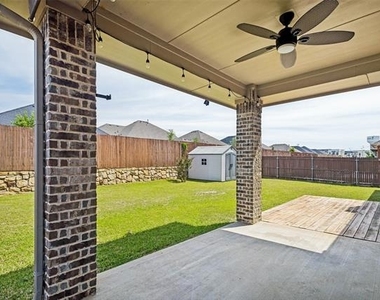 123 Derby Lane - Photo Thumbnail 23