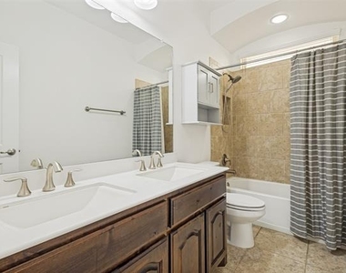 123 Derby Lane - Photo Thumbnail 21