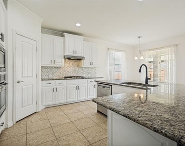 123 Derby Lane - Photo Thumbnail 13