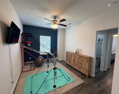 5581 Crosby Drive - Photo Thumbnail 8