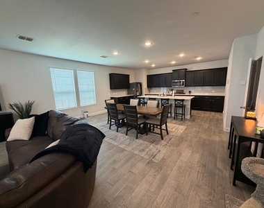 5581 Crosby Drive - Photo Thumbnail 2