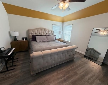 5581 Crosby Drive - Photo Thumbnail 9