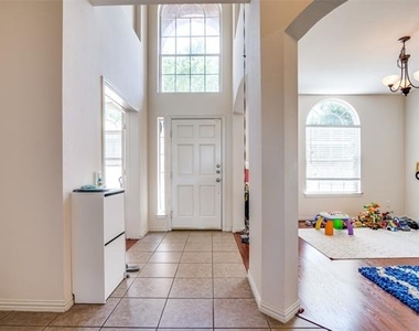4323 Kettering Drive - Photo Thumbnail 3