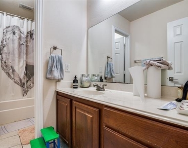 4323 Kettering Drive - Photo Thumbnail 17