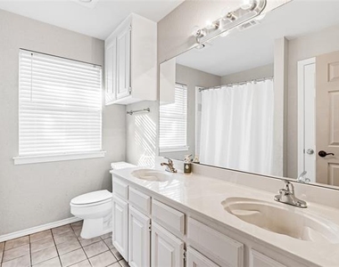 5202 Heatherdale Drive - Photo Thumbnail 13