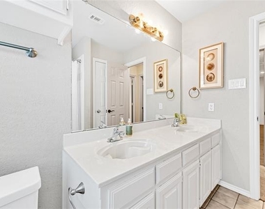 5202 Heatherdale Drive - Photo Thumbnail 14