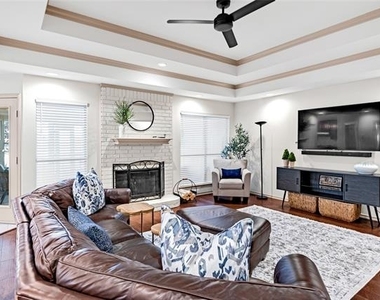 5202 Heatherdale Drive - Photo Thumbnail 3