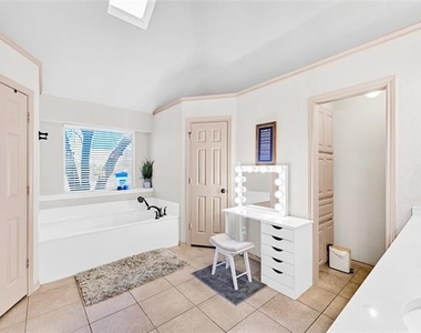 5202 Heatherdale Drive - Photo Thumbnail 27