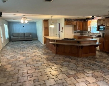406 S Main Street - Photo Thumbnail 1