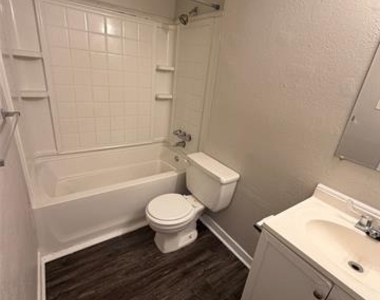 415 Stonehenge Drive - Photo Thumbnail 15