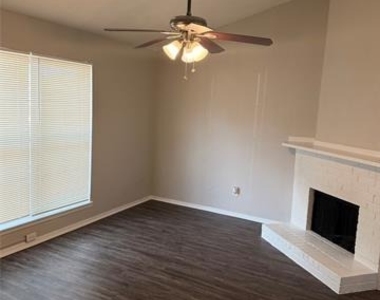 415 Stonehenge Drive - Photo Thumbnail 3