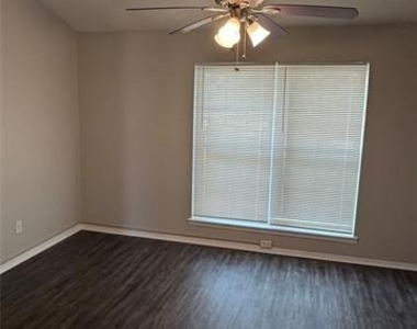 415 Stonehenge Drive - Photo Thumbnail 4