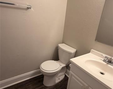 415 Stonehenge Drive - Photo Thumbnail 16
