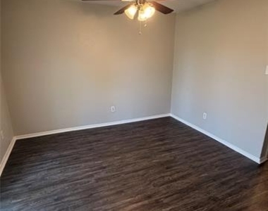 415 Stonehenge Drive - Photo Thumbnail 8