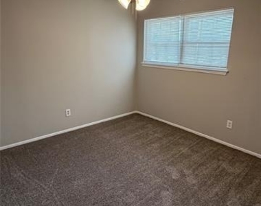 415 Stonehenge Drive - Photo Thumbnail 12