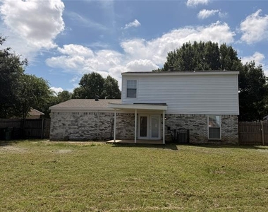 415 Stonehenge Drive - Photo Thumbnail 17