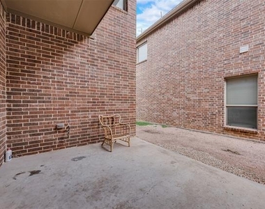 4281 Comanche Drive - Photo Thumbnail 16