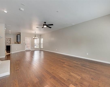 4281 Comanche Drive - Photo Thumbnail 3