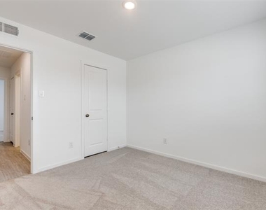 9104 Grackle Place - Photo Thumbnail 12