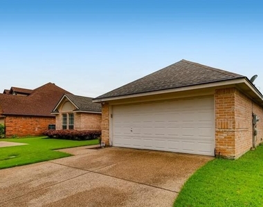 5930 River Bend Drive - Photo Thumbnail 2