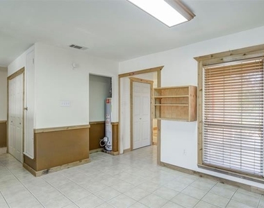 1204 King Drive - Photo Thumbnail 7