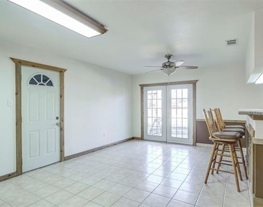 1204 King Drive - Photo Thumbnail 5