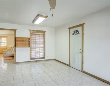 1204 King Drive - Photo Thumbnail 10