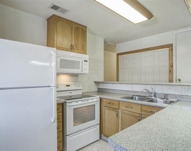 1204 King Drive - Photo Thumbnail 11