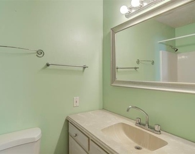 1204 King Drive - Photo Thumbnail 22