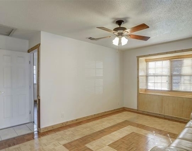 1204 King Drive - Photo Thumbnail 2
