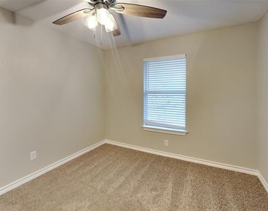5900 Stone Meadow Lane - Photo Thumbnail 10