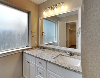 5900 Stone Meadow Lane - Photo Thumbnail 9